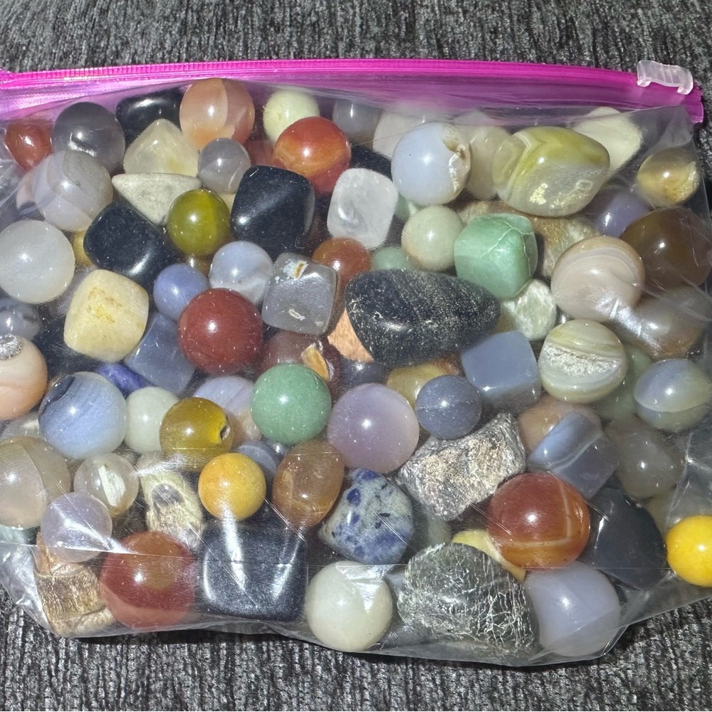 Crystals & Stones - Picture 6 of 7
